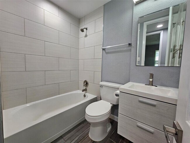 Building Photo - 2603 Peach Tree Ln