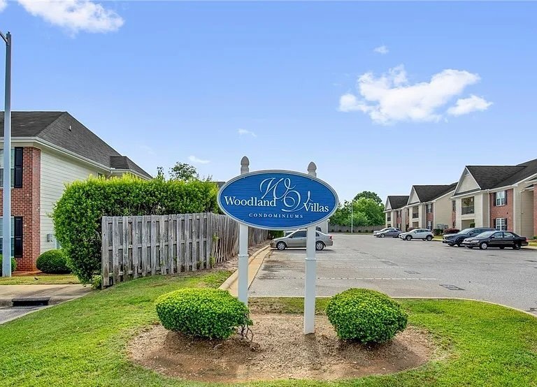 Building Photo - 3930 Bardstown Ct