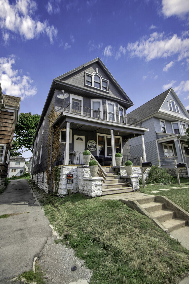 Primary Photo - 134 E Delavan Ave