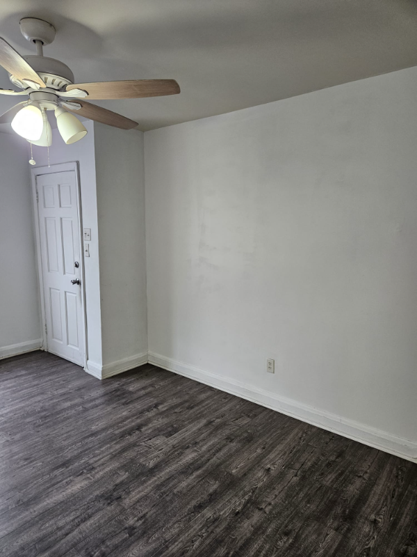 Building Photo - 1310 Dartmouth Ave