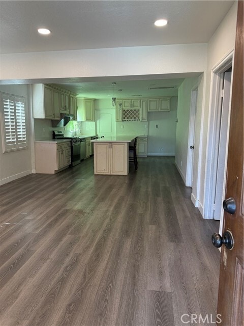 Building Photo - 729 N Soldano Ave