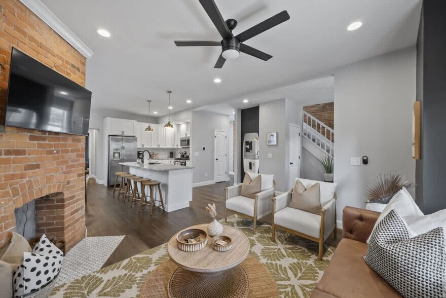 Building Photo - 530 Hanford St