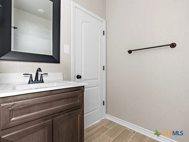 Building Photo - 602 Dred Roger Circle