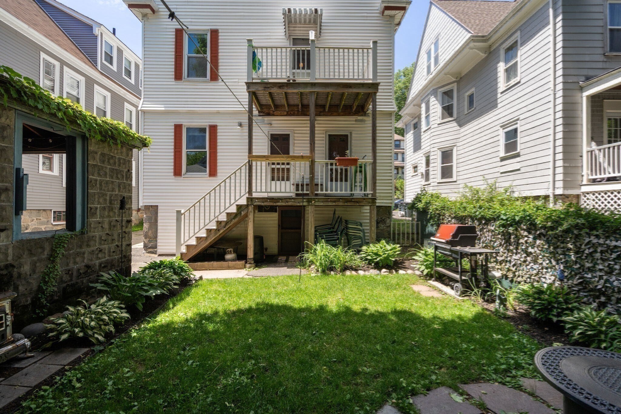 Building Photo - 124 Brooks St