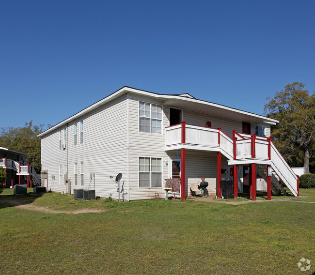 Primary Photo - Oaktree Apartments