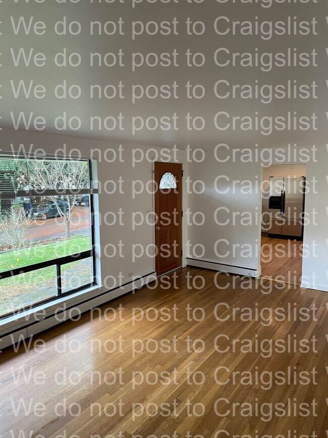 Building Photo - Olympic Hills 4bedroom / 1.5 bath home wit...