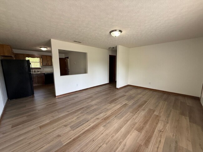 Building Photo - 113/115 Michele Dr