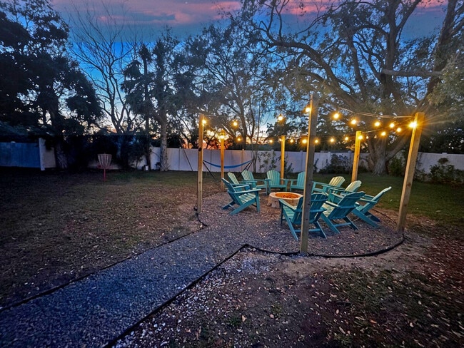 Building Photo - 1679 Tampa Rd