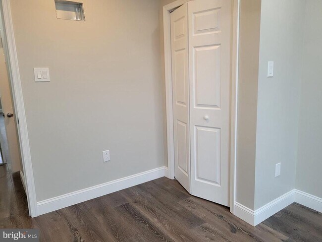 Building Photo - 1514 S 27th St