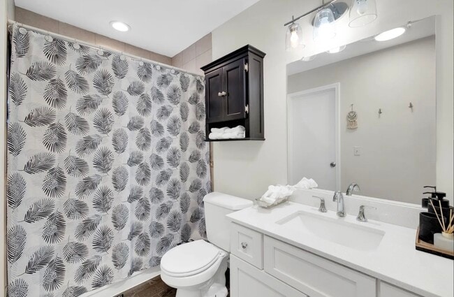 Building Photo - 379 Sandhurst Cir