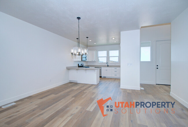 Building Photo - 4589 W Monument Peak Dr