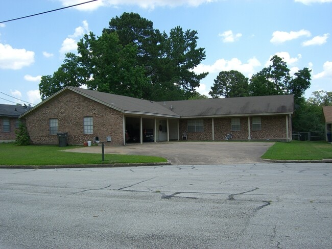 Building Photo - 114 Gatewood Ln