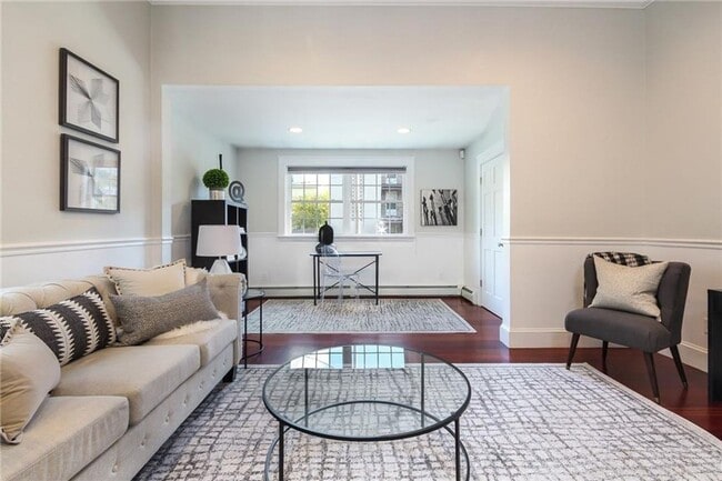 Building Photo - **Providence/ Eastside Fox Point - 2 bed 2...