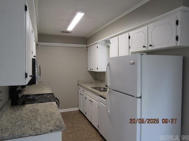 Building Photo - 203 Club Ln