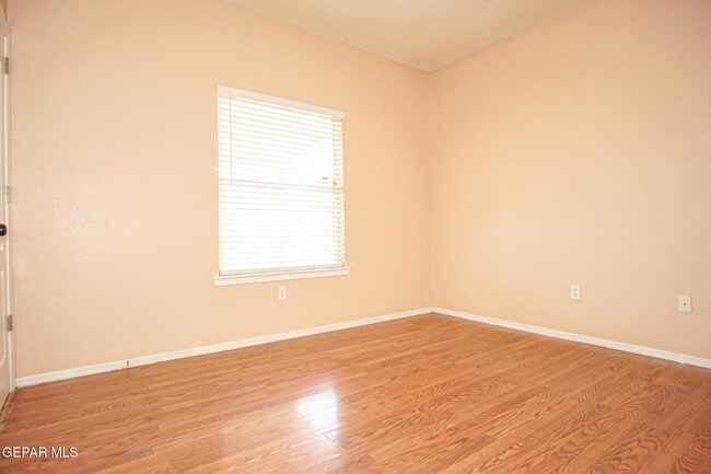 Building Photo - 14701 Calhoun Dr