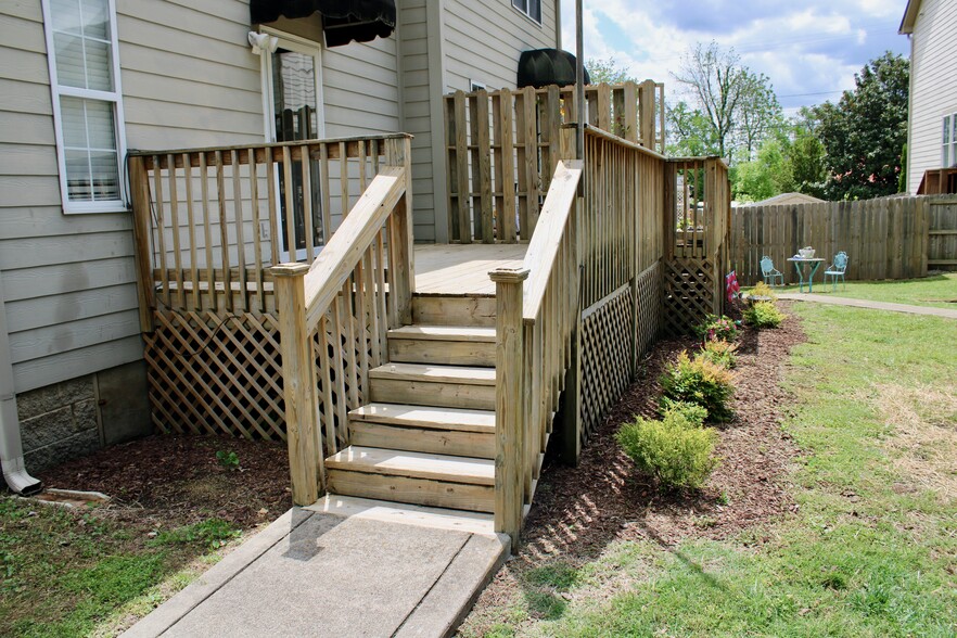 Great back deck for BBQ and Entertaining - 163 37th Avenue North