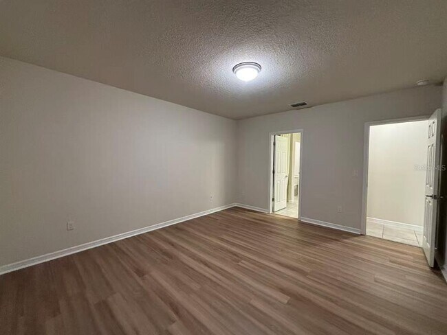 Building Photo - 1156 Sugarwood St