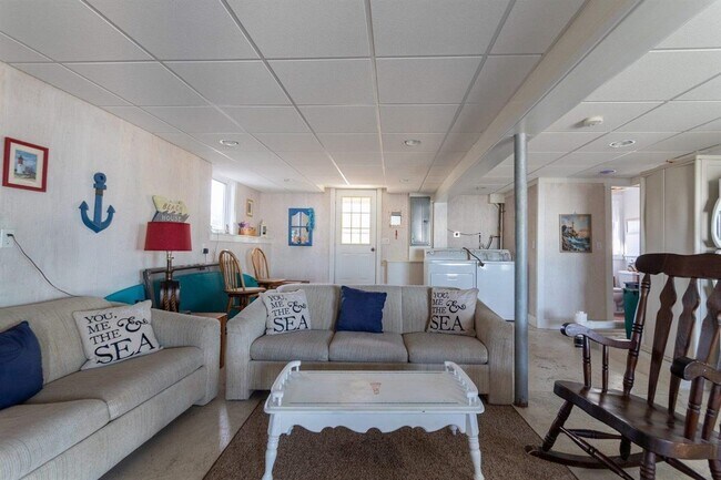 Building Photo - 1056 Ocean Blvd