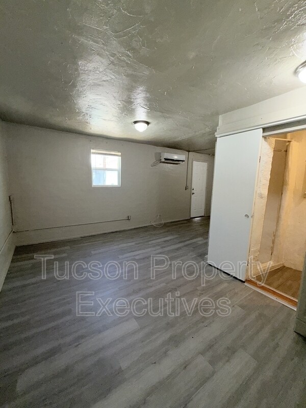Building Photo - 234 E 32nd St