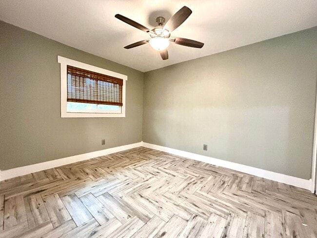 Building Photo - You will LOVE the beauty of this newly remodeled 3/2/2 pool home!