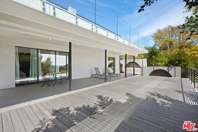 Building Photo - 1812 Navy St