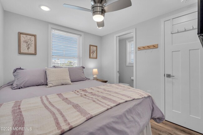 Building Photo - 101 W Cove Way