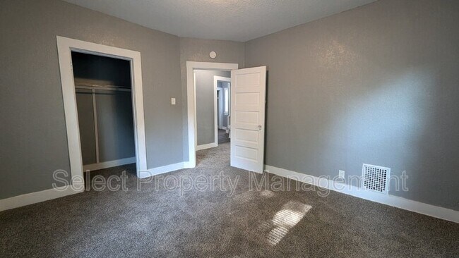 Building Photo - 1115 Maple Ave