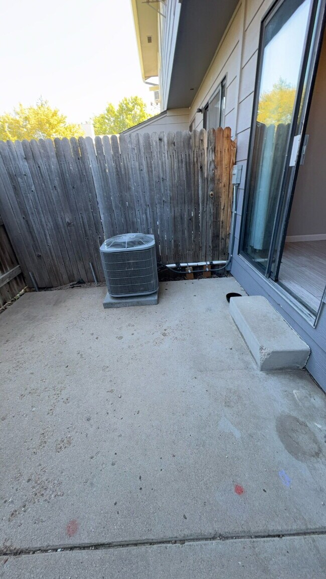 Building Photo - 2 bedroom townhome - Soaring Eagle