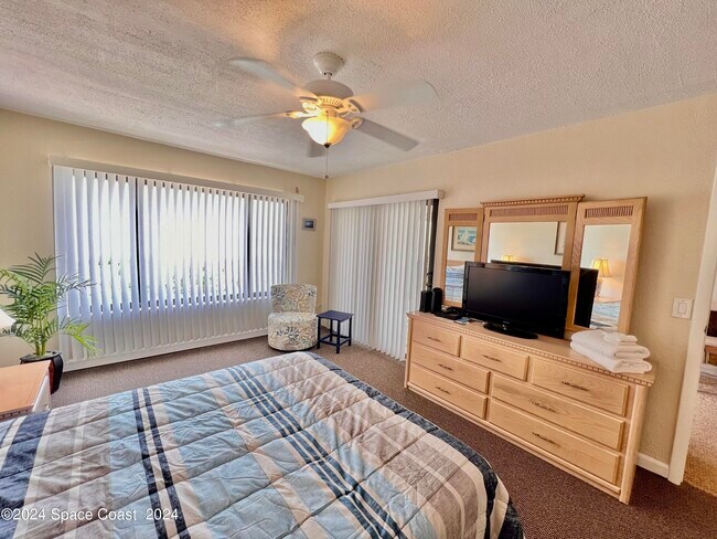 Building Photo - 4600 Ocean Beach Blvd