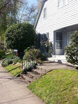 Building Photo - 2017 NE 12th Ave