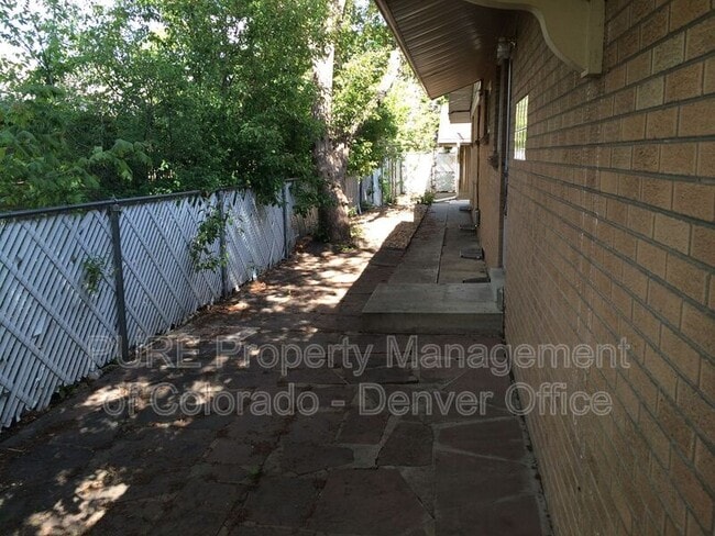 Building Photo - 3900 Yarrow St