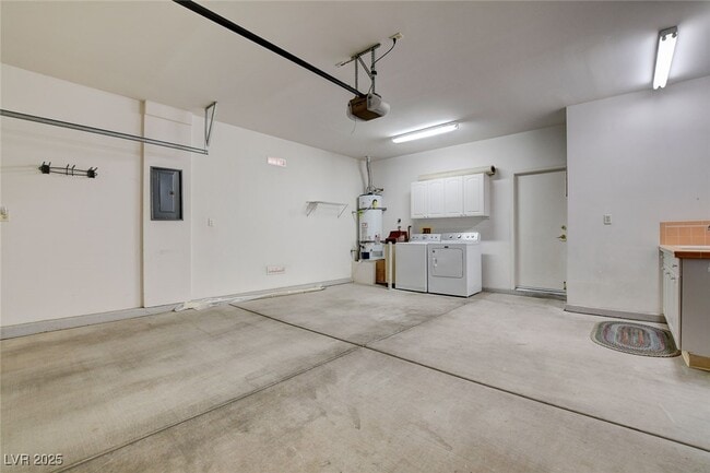 Building Photo - 576 Carmel Mesa Dr