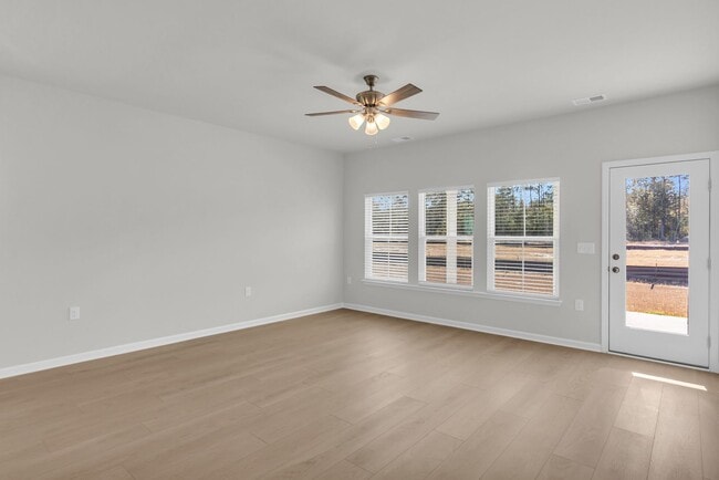 Building Photo - Perfect family home in Ocean Isle Beach