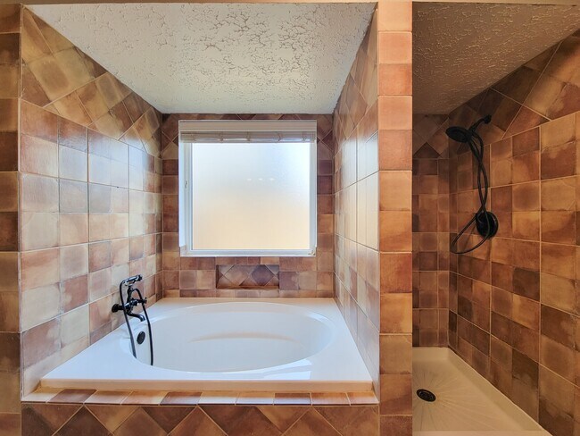 Building Photo - 14407 Sun Harbor Dr