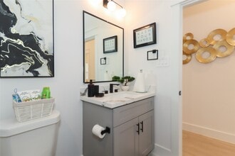 Building Photo - 4902 Higgins St