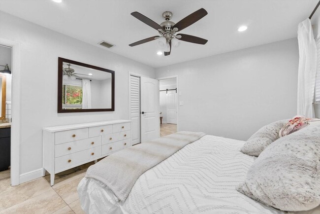 Building Photo - 1257 NW 5th St