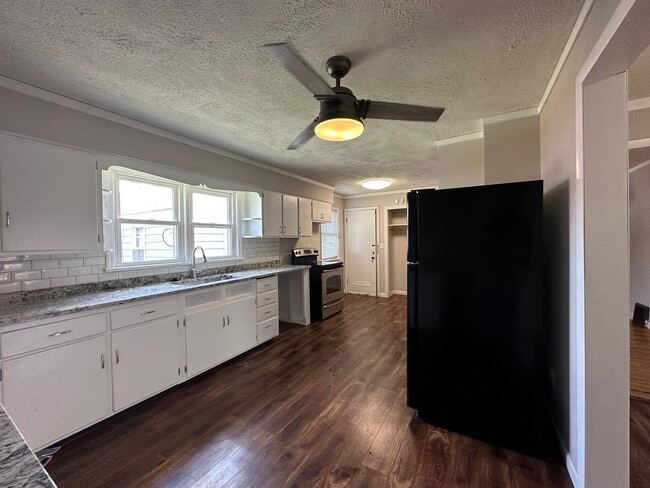 Building Photo - 1414 Franklin St