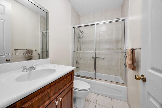 Building Photo - 16000 SW 91st Ct