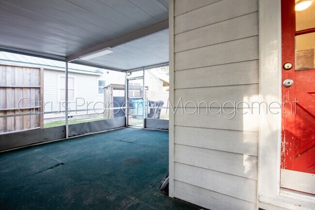 Building Photo - Cute 3/3 Home Near Sodo