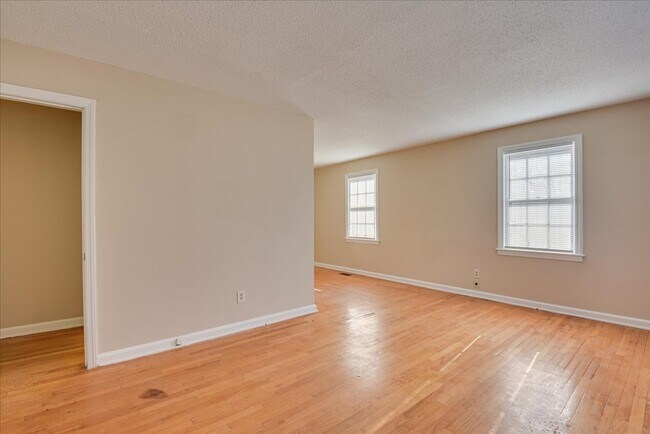 Building Photo - 1510 Heard Ave