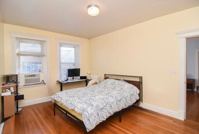 Building Photo - 96 St Paul St