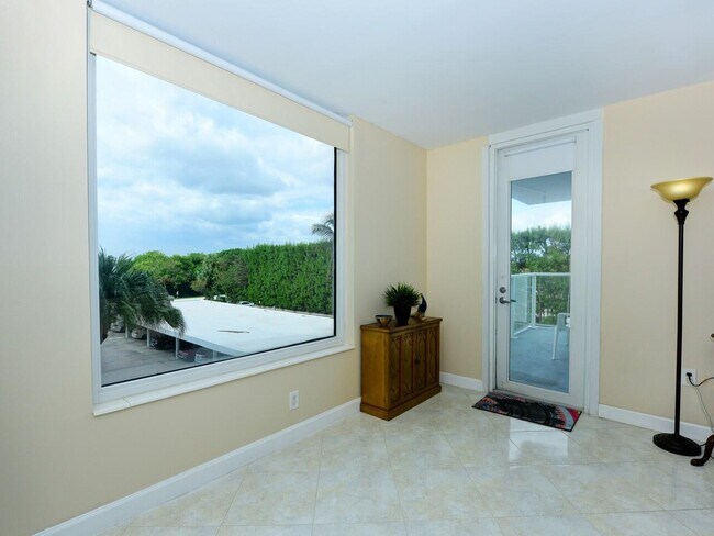 Building Photo - 3450 S Ocean Blvd