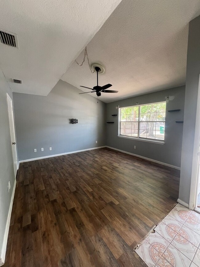 Building Photo - Updated Sanford Condo with Private Patio & Community Pool Near Downtown!