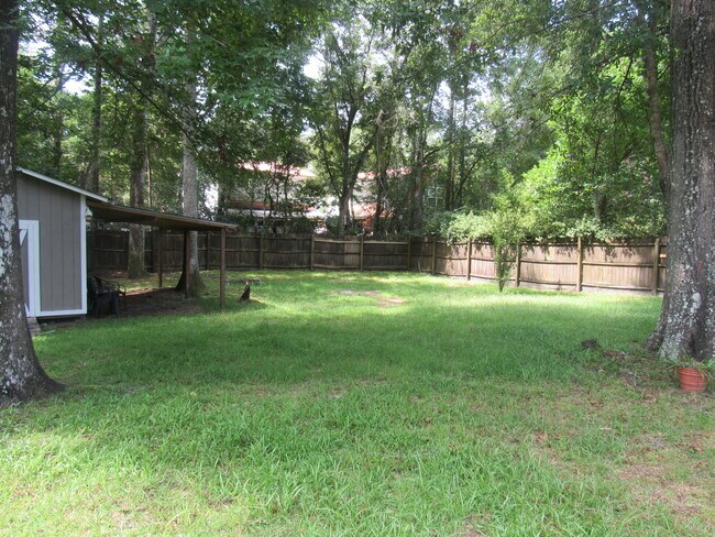 Building Photo - 28 Azalea Ave