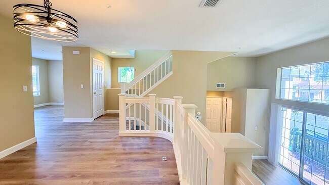 Building Photo - 401 Skylark Ct