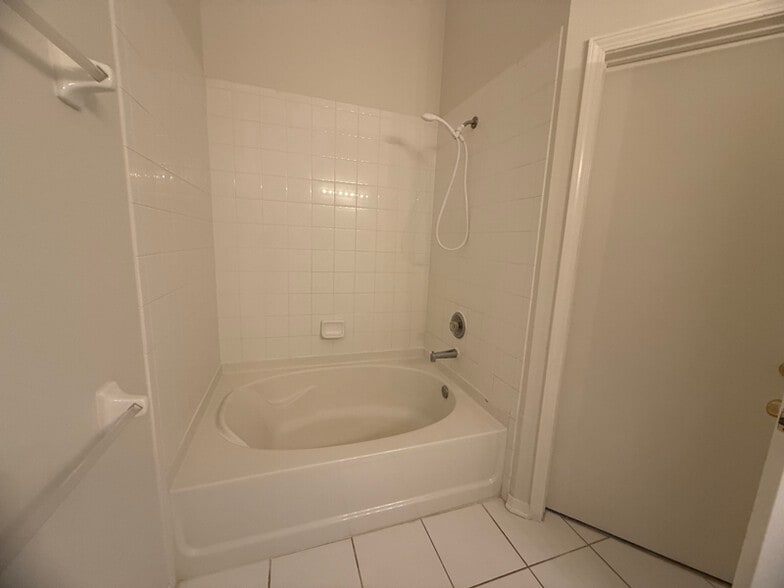 Building Photo - 1238 Standridge Dr