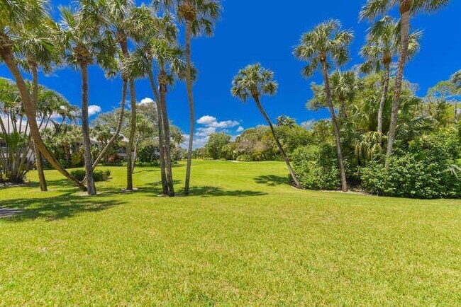 Building Photo - 4105 Fairway Dr N