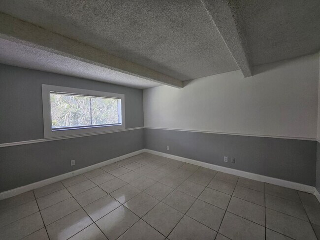 Building Photo - 1005 S Flagler Ave