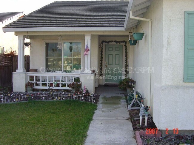Building Photo - 1720 Alcira Nunez St