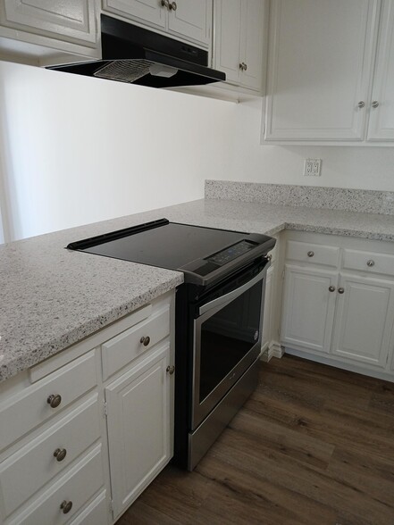 Building Photo - 837 Amigos Way